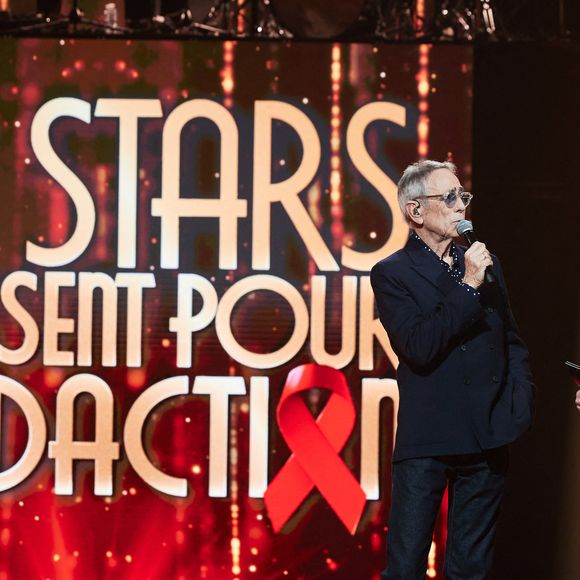 Exclusif - Stephane Bern et Alain Chamfort lors de l’enregistrement de l’émission “Les stars s’unissent pour le Sidaction” au théâtre Marigny à Paris, France, le 11 mars 2025. L’émission sera diffusée en prime le 22 mars sur France 2. © Guirec-Moreau/ Bestimage