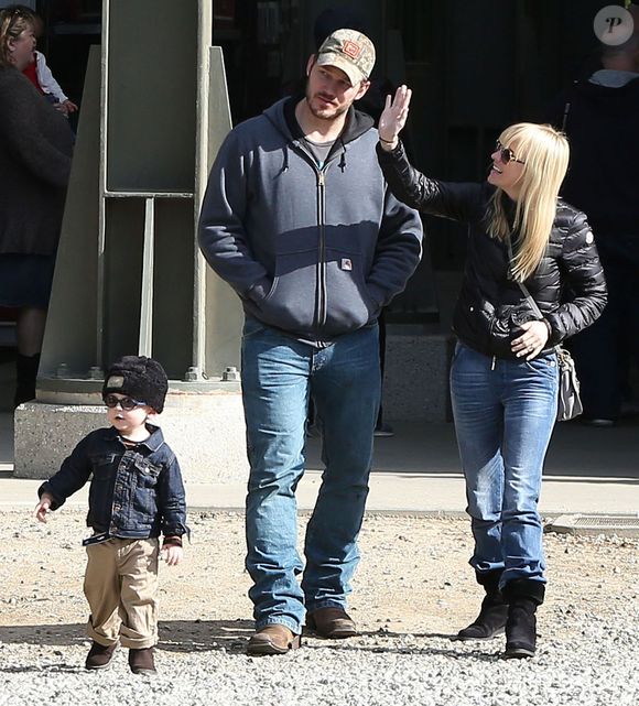 Ensemble, ils sont devenus les parents d'un garçon né le 25 août 2012, prénommé Jack. 

Exclusif - Anna Faris et Chris Pratt emmènent leur fils Jack au Travel Town Museum à Los Angeles, le 14 décembre 2014. © Bestimage