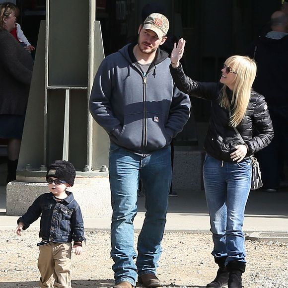 Ensemble, ils sont devenus les parents d'un garçon né le 25 août 2012, prénommé Jack. 

Exclusif - Anna Faris et Chris Pratt emmènent leur fils Jack au Travel Town Museum à Los Angeles, le 14 décembre 2014. © Bestimage