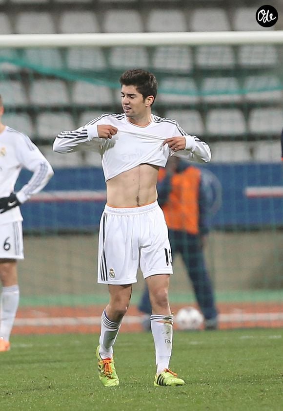 Enzo Zidane Fernández - Le Paris Saint-Germain accueillait le Real Madrid mardi soir en quarts de finale de la Youth League, la Ligue des Champions des moins de 19 ans, au stade Charléty à Paris le 11 mars 2014. Bestimage
