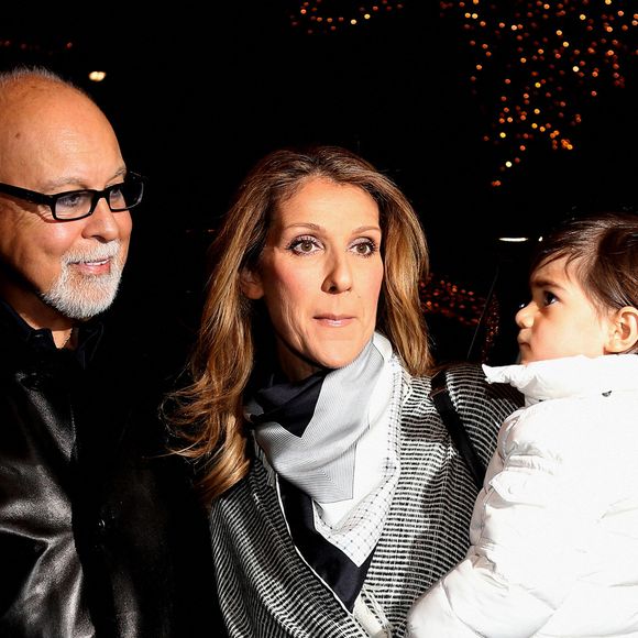 La chanteuse canadienne Céline Dion et son mari René Angelil sont aperçus quittant leur hôtel avec leurs fils René et les jumeaux Eddy et Nelson à l'hôtel Four Seasons George V à Paris, France, le 30 novembre 2012. Photo ABACAPRESS.COM