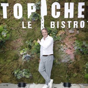 Exclusif - Stéphane Rotenberg - Ouverture du premier restaurant "Top Chef" Le Bistrot à Suresnes le 7 juillet 2022. Le groupe M6 et S. Rotenberg, en collaboration avec Les Bistrots Pas Parisiens ont ouvert ce Bistrot Top Chef à Suresnes, d’une capacité de 100 places.
© Marc Ausset-Lacroix/Bestimage