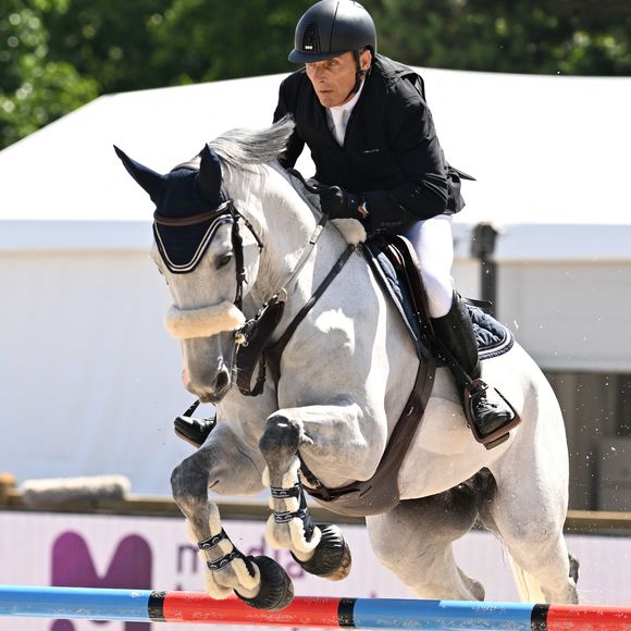 Serge Varsano sur Mylo Van Klapscheut au Prix Geberit lors de la 10ème édition du "Longines Paris Eiffel Jumping" à la Plaine de Jeux de Bagatelle à Paris le 23 juin 2024.
Pierre Perusseau / Veeren / Bestimage