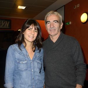 Estelle Denis et Raymond Domenech en backstage du spectacle d'Alex Lutz à l'Olympia de Paris, le 25 janvier 2014.

Photo : Coadic Guirec / Bestimage