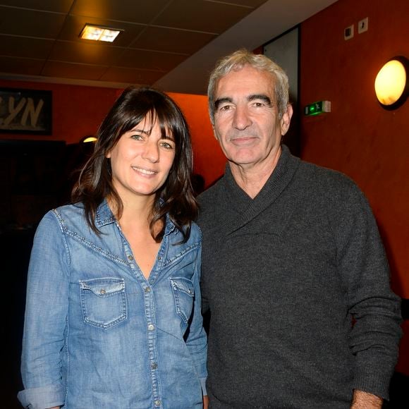 Estelle Denis et Raymond Domenech en backstage du spectacle d'Alex Lutz à l'Olympia de Paris, le 25 janvier 2014.

Photo : Coadic Guirec / Bestimage