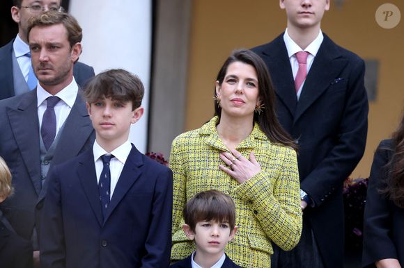 Pierre Casiraghi, Raphaël Elmaleh,  Balthazar Rassam - La famille princière monégasque dans la cour d'honneur du palais lors de la la fête nationale à Monaco le 19 novembre 2025. © Dominique Jacovides - Bruno Bebert / Bestimage