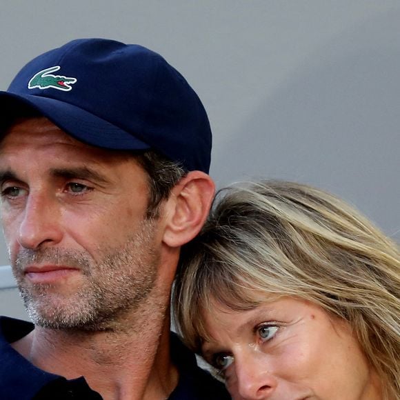 L’actrice publie plusieurs photos pas du tout glamour de son break avec Manuel Herrero

Karin Viard et son compagnon Manuel Herrero dans les tribunes des Internationaux de France de Roland Garros à Paris le 11 juin 2021.
© Dominique Jacovides / Bestimage
