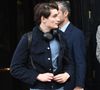 Aurélien Enthoven, le fils aîné de Carla Bruni, ainsi que Jean et Pierre Sarkozy, les fils aînés de Nicolas, sont également apparus souriants sur les photos de la soirée, témoignant d’une rare unité.

Aurélien Enthoven (fils de Carla Bruni) - La famille Sarkozy réunie au restaurant du "Four Seasons Hôtel George V" pour l'anniversaire de Giulia Sarkozy (14 ans) à Paris, France, le 19 octobre 2025. Nicolas profite au maximum de ses derniers jours de liberté avant son incarcération à la prison de la Santé mardi 21 octobre. © Bestimage