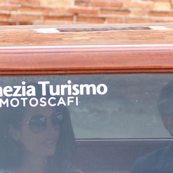 George Clooney et sa femme Amal Alamuddin à destination de l'hôtel Belmond Cipriani en bateau depuis leur arrivée par vol privé à Venise, Italie, le 29 août 2023.
Backgrid UK/ Bestimage