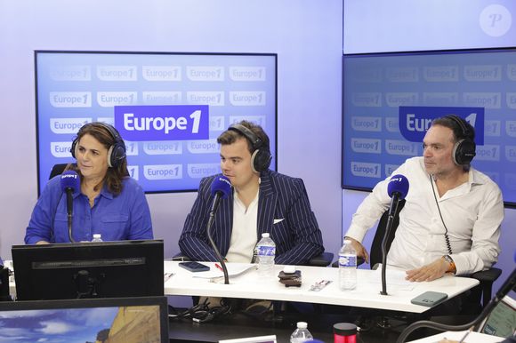 Exclusif - Valerie Benaim, Gauthier Le Bret, Yann Moix, sur le plateau de l’émission « On Marche Sur La Tête » présentée pa C.Hanouna dans les studios d’ Europe 1 à Paris, France, le 27 juin 2024. © Jack Tribeca / Bestimage