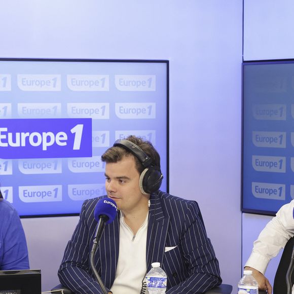 Exclusif - Valerie Benaim, Gauthier Le Bret, Yann Moix, sur le plateau de l’émission « On Marche Sur La Tête » présentée pa C.Hanouna dans les studios d’ Europe 1 à Paris, France, le 27 juin 2024. © Jack Tribeca / Bestimage