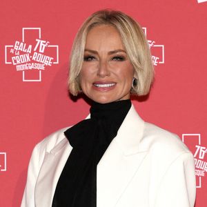 Adriana incarne ainsi l’idée qu’allier plaisir, discipline et mouvement est la clé pour rester en forme et rayonner à tout âge.

Adriana Karembeu - 76ème Bal de la Croix Rouge dans la salle des Etoiles à Monaco le 12 juillet 2025. © Claudia Albuquerque/Bestimage