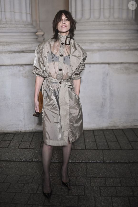Charlotte Gainsbourg lors du photocall du Défilé de mode Saint Laurent Collection Homme Printemps-Été 2026 dans le cadre de la Fashion Week de Paris, France, le 27 janvier 2026.
 
© Olivier Borde / Bestimage