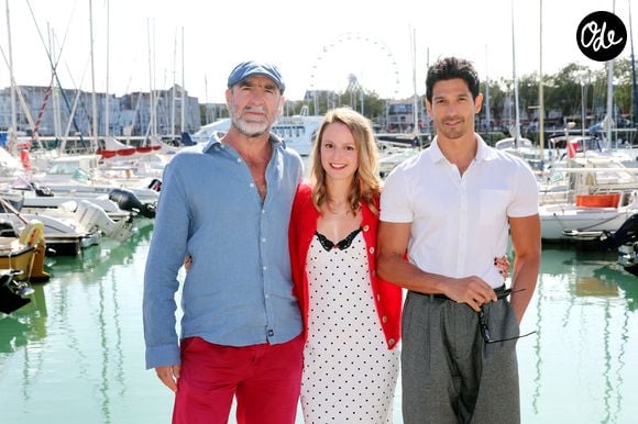 Pour lui, les vacances doivent être à la fois reposantes et enrichissantes.

Eric Cantona, Tiphaine Daviot, Vinnie Dargaud - Photocall du film en compétition "Murder Club" lors de la 26ème Edition du Festival de la Fiction de La Rochelle. Le 12 septembre 2024
© Patrick Bernard / Bestimage