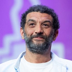 Ramzy Bedia lors de la cérémonie d'ouverture du 7e Festival international CannesSeries à Cannes, en France, le 5 avril 2024. Photo : Aurore Marechal/ABACAPRESS.COM