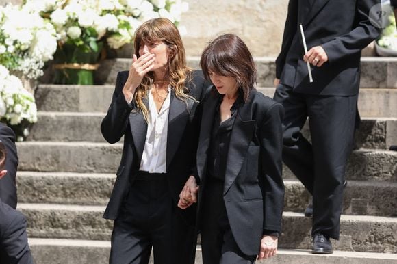 Charlotte Gainsbourg a posté un portrait de Kate sur Instagram,

Le cercueil, Lou Doillon, Charlotte Gainsbourg lors des obsèques à l'église Saint Roch à Paris, France, le 24 juillet 2023, de la chanteuse et actrice d'origine britannique Jane Birkin, décédée le 16 juillet 2023 à Paris à l'âge de 76 ans. Photo by Nasser Berzane/ABACAPRESS.COM