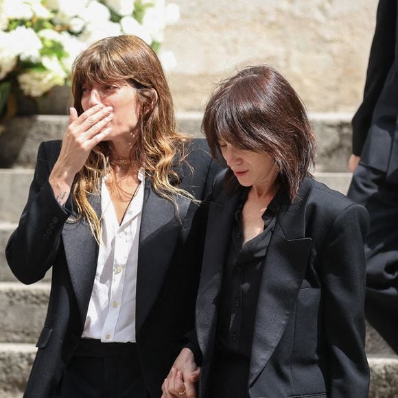 Charlotte Gainsbourg a posté un portrait de Kate sur Instagram,

Le cercueil, Lou Doillon, Charlotte Gainsbourg lors des obsèques à l'église Saint Roch à Paris, France, le 24 juillet 2023, de la chanteuse et actrice d'origine britannique Jane Birkin, décédée le 16 juillet 2023 à Paris à l'âge de 76 ans. Photo by Nasser Berzane/ABACAPRESS.COM