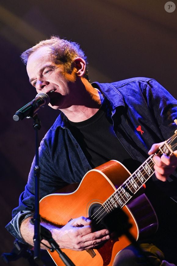 Exclusif - Le chanteur québécois Garou lors du premier concert de sa tournée 2021/2022 dans toute la France, à la Salle Pleyel à Paris, France, le 7 octobre 2021. © Coadic Guirec/Bestimage