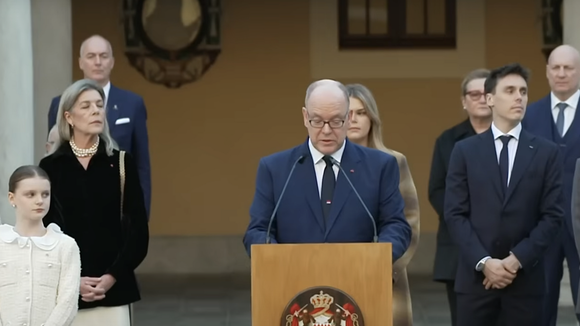 A l'occasion de la Fête Nationale monégasque 2025, S.A.S. le Prince Albert II a remis les décorations dans les ordres de Saint-Charles et des Grimaldi, le lundi 17 novembre 2025 Youtube @MonacoInfo