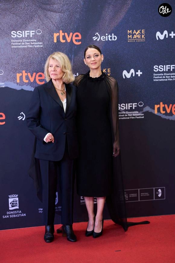 Elle a ensuite foulé le tapis rouge dans une spectaculaire robe noire.

Marion Cotillard a assisté au tapis rouge de “7h40, ce matin-là / Milo” lors de la 74e édition du Festival international du film de Saint-Sébastien, au Kursaal, le 24 septembre 2026 à Donostia / Saint-Sébastien, en Espagne. 
© Jack Abuin/ZUMA Press Wire / Bestimage
