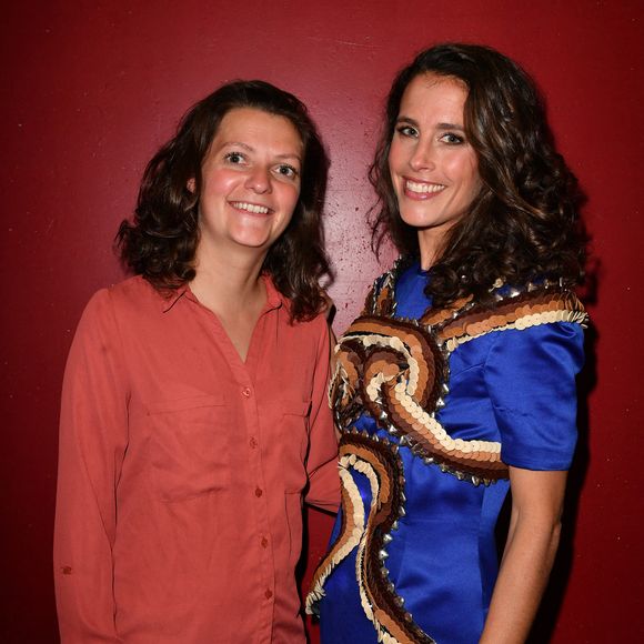 Clémence Castel et sa compagne Marie - Backstage lors du défilé d'ouverture du salon du chocolat 2022 à Paris porte de Versailles le 27 octobre 2022.

© Veeren / Pierre Perusseau / Bestimage