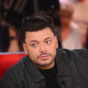 Exclusif - Kev Adams lors de l'enregistrement de l'émission Vivement dimanche au studio Rive gauche, présentée par M.Drucker et diffusée le 4 octobre sur France 3, à Paris, France, le 30 septembre 2026. © Guillaume Gaffiot/Bestimage