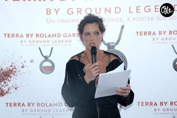 Sur ses réseaux sociaux, la femme de Muriel Robin est revenue avec une sincérité touchante sur leur coup de foudre amical immédiat.

Exclusif - Anne Le Nen et Muriel R. remercient tous ceux qui les ont aidé à réaliser ce Collier « Terra by Roland Garros » à Paris, le 22 Mai 2026. 

© Bertrand Rindoff/Bestimage