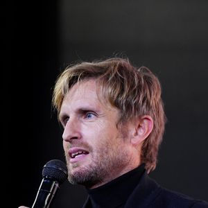 Philippe Lacheau lors de la soirée annuelle de gala de l'association Hope au pavillon Gabriel à Paris le 14 octobre 2025.
© Anne-Sophie Guebey / Bestimage