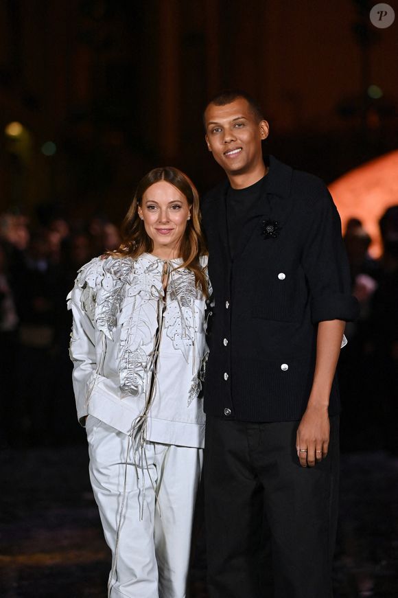 Coralie Barbier et Stromae assistent au défilé Chanel Womenswear printemps/été 2026 dans le cadre de la Fashion Week de Paris le 06 octobre 2025 à Paris, France. Photo par Franck Castel/Abaca