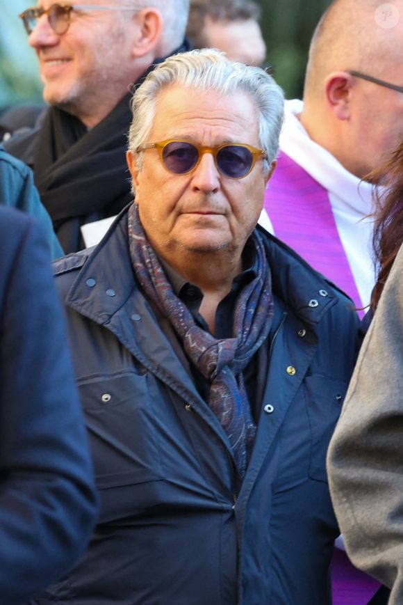 Christian Clavier - Sortie des Obsèques de Michel Blanc en l'église Saint-Eustache à Paris, le 10 octobre 2024.
© Moreau / Jacovides / Bestimage