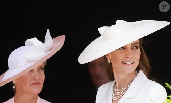 Sophie la duchesse d'Edimbourg (Sophie Rhys-Jones, duchesse d'Edimbourg) et Catherine, princesse de Galles (Catherine (Kate) Middleton, princesse de Galles), assistent à la cérémonie de l'Ordre de la Jarretière à la chapelle St George.

© Ian Vogier/MirrorPix/Bestimage