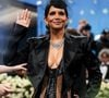 Un audacieux choix qui a eu le mérite d'ulcérer des milliers d'internautes !
New York - Halle Berry - Le Metropolitan Museum of Art's Costume Institute Benefit donne le coup d'envoi de l'ouverture de "Superfine : Tailoring Black Style", qui célèbre l'influence du dandysme noir sur la mode et la culture - 5 mai 2025. (BFA.com / Backgrid USA / Bestimage).
