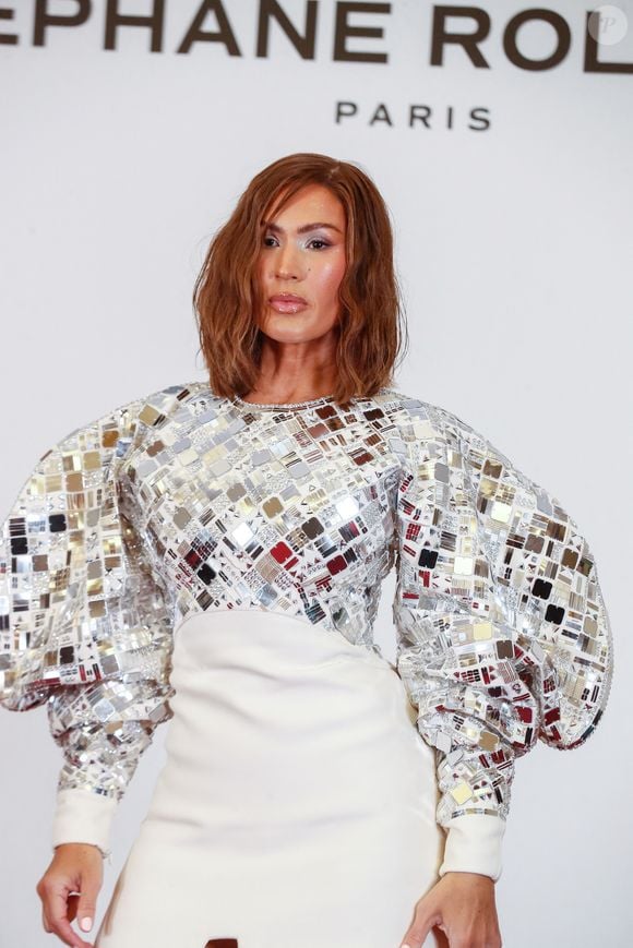 Vitaa au défilé Stéphane Rolland à la Salle Pleyel, "Collection Haute Couture Printemps/Eté 2025" lors de la Fashion Week de Paris (PFW), le 28 janvier 2025. 
© Christophe Clovis / Bestimage