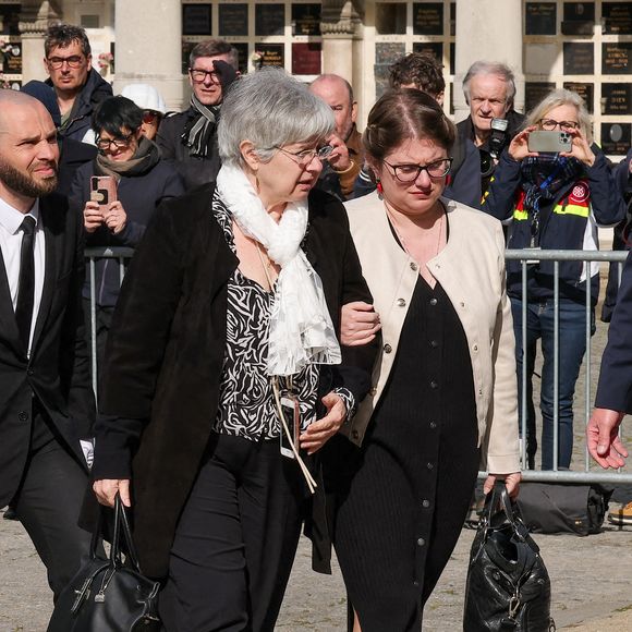Guest aux arrivées des obsèques d'Emilie Dequenne au cimetière Père Lachaise à Paris, France, le 26 mars 2025. © Cyril Moreau/Bestimage