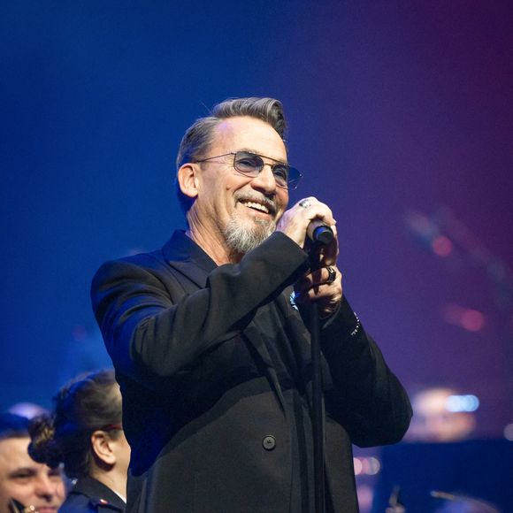Le chanteur Florent Pagny se produit lors d'un concert de charité, Sentinelles D'Un Soir, organisé par le Gouverneur Militaire de Paris au profit des Bleuets de France, des soldats blessés et des victimes du terrorisme à la Salle Pleyel à Paris, France, le 30 mai 2024. Photo by David Boyer/ABACAPRESS.COM