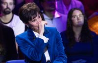 Marie-Claude Pietragalla en larmes en voyant sa fille interpréter une scène de son seul en scène dans l'émission "La Boîte à secrets" sur France 3