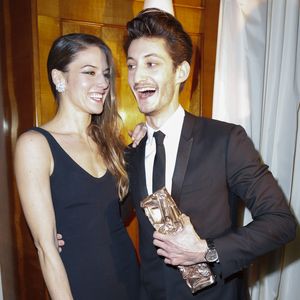 Natasha Andrews (Bijoux Van Cleef) et son compagnon Pierre Niney, César du meilleur acteur dans Yves Saint Laurent en Costume Dior, montre Montblanc - Dîner au Fouquet's lors de la 40ème cérémonie des César à Paris le 20 février 2015. © BORDE-JACOVIDES / BESTIMAGE