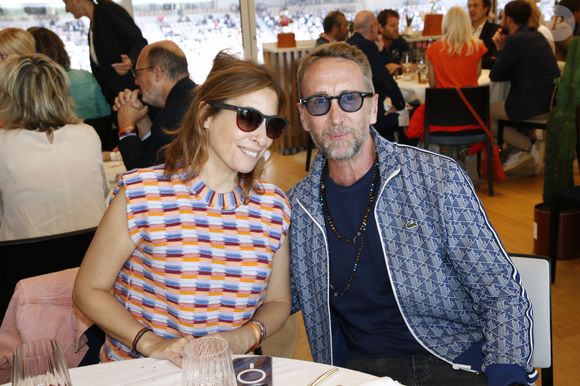 Exclusif - Léa Salamé et Philippe Caverivière - Déjeuner dans la loge de France Télévision lors des Internationaux de France de Tennis de Roland Garros 2024 - Jour 12, à Paris. Le 6 Juin 2024.  

© Bertrand Rindoff / Bestimage