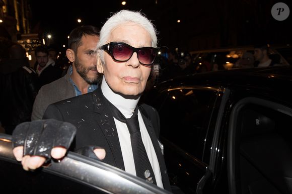 Karl Lagerfeld et son assistant Sébastien Jondeau arrivant à la soirée de Carine Roitfeld à l'hôtel Four Seasons George V à Paris, le 4 mars 2017. © AGENCE/Bestimage