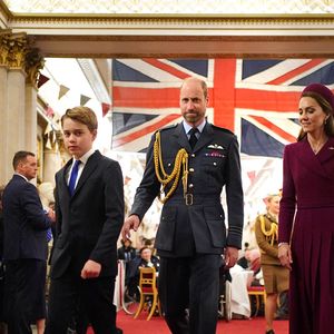 Le prince George de Galles, Le prince William, prince de Galles, Catherine (Kate) Middleton, princesse de Galles à l'occasion de la Tea Party à Buckingham Palace le 5 mai 2025

© Yui Mok/WPA-Pool / Julien Burton / Bestimage