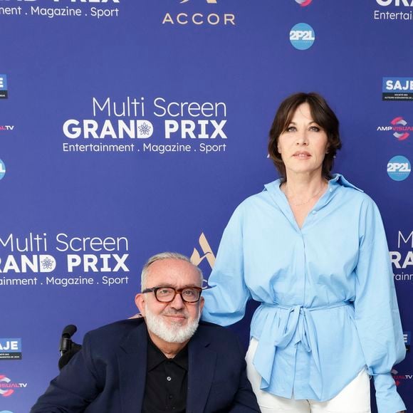 Exclusif - Dominique Farrugia, Mathilde Seigner - Première édition du Multi Screen Grand Prix : une célébration inédite de la création audiovisuelle française dans le cadre prestigieux du Pullman Paris Tour Eiffel sous la présidence de S. Martin (Directeur Général de l'ARPP : l'Autorité de Régulation Professionnelle de la Publicité et également Président de La Fabrique des Formats) et animée par E. Eméyé (journaliste et présentatrice).
Cet événement a rassemblé les professionnels de l'audiovisuel autour d'une ambition commune : mettre à l'honneur l'excellence de la création française tous formats confondus. Paris le 12 juin 2025 - © Jack Tribeca / Bestimage
