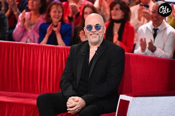 Pascal Obispo - Enregistrement de l'émission Vivement dimanche présentée par Michel Drucker au studio Rive Gauche. © Guillaume Gaffiot/Bestimage