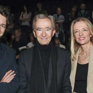 Jean Arnault, Bernard Arnault et Delphine Arnault - Front-Row du défilé DIOR "Collection Homme Prêt-à-Porter Printemps/Eté 2025" lors de la Fashion Week de Paris, le 21 juin 2024.
© Borde/Rindoff/Bestimage