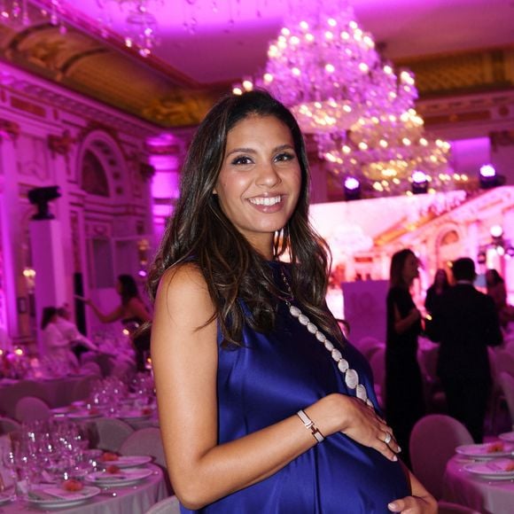 La faute à une maladie qui s'est déclarée à la suite de son accouchement et qui l'a contrainte à une hospitalisation en urgence...

Chloé Mortaud (enceinte) - Photocall du 5ème gala de charité de l'association "Les Bonnes Fées" à l'occasion de la campagne mondiale "Octobre Rose" à l'hôtel Peninsula, Paris le 3 octobre 2024. © Rachid Bellak/Bestimage