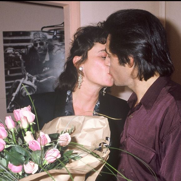 Gérard Lanvin et sa femme Jennifer se sont rencontrés sur le tournage du film "Moi vouloir toi" de Patrick Dewolf, sorti en 1985. 

Gérard Lanvin et sa femme Jennifer après la générale de la pièce de théâtre "Pièces détachées" en 1989.

AGENCE / BESTIMAGE