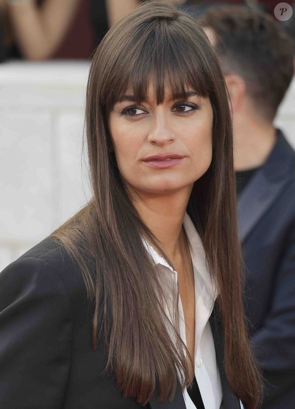 Né en septembre 2023, il vient d'avoir 2 ans

Clara Luciani foule le tapis rouge pour la projection de Frankenstein lors de la 82e édition du Festival international du film de Venise, à Venise, en Italie, le 30 août 2025. Photo by Laurent Lairys/ABACAPRESS.COM