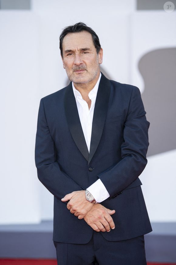 Gilles Lellouche (habillé en Prada, montre Audemars Piguet) lors de la cérémonie de clôture du 82ème Festival International du Film de Venise (La Mostra), Italie, le 6 septembre 2025. © SGP/Bestimage
