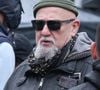 Une opération qui était nécéssaire "malgré tous les traitements, chimio, radiothérapie, etc." contre un cancer de la vessie.

Charlelie Couture - 3 jours après sa libération d'une prison au Danemark où il aura séjourné 5 mois, le capitaine Paul Watson célèbre sa remise en liberté sur la place de la République à Paris en compagnie de Lamya Essemlali et Hugo Clément. Paris, le 21 décembre 2024.
© Denis Guignebourg/Bestimage