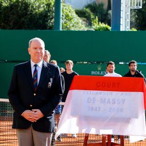 Il a assisté à celles du docteur Pastor, mort le 3 avril dernier à l'âge de 93 ans
Le prince Albert II de Monaco lors de l'inauguration du Court Baronne Elizabeth-Ann de Massy, le premier jour de la 118ème édition du Rolex Monte-Carlo Masters, au Monte-Carlo Country Club à Roquebrune Cap Martin, France, le 5 avril 2025. Le Court n°2 a été renommé en hommage à la Baronne qui a œuvré avec dévouement pour le développement du tennis en Principauté et à l’international. Il devient ainsi le troisième court principal du tournoi et accueillera quatre matchs par jour du samedi 5 au jeudi 10 avril. Le tournoi se déroule du du 5 au 13 avril 2025. © Claudia Albuquerque/Bestimage