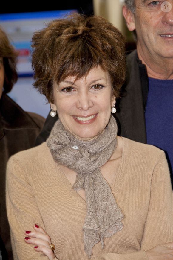 Archives - En France, à Paris, Portrait de Catherine LABORDE lors de la Conférence de Presse de lancement de la Vente Généreuse Multi marques au siège de PriceMinister. Le 2 décembre 2010
© Jean-Jacques Descamps via Bestimage
